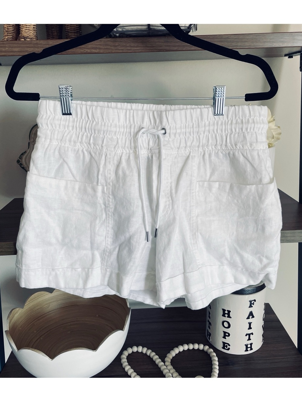 NWOT Women's Athleta Cabo Linen Short White Drawstring, Size 4